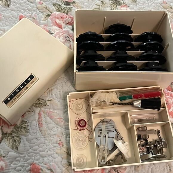 Singer, sewing machine attachments - Picture 5 of 7